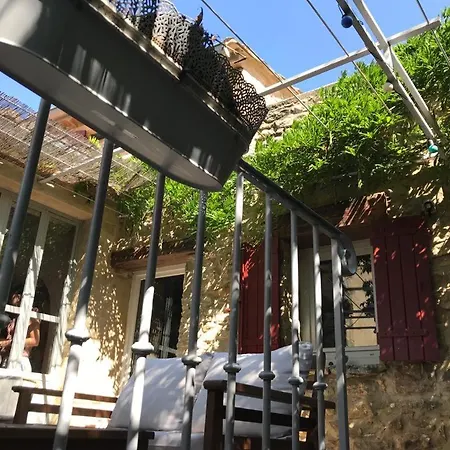 Bed & Breakfast Uzes Cote Village - D'hotes *