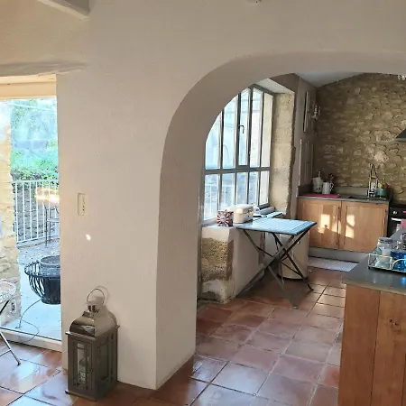 Uzes Cote Village - D'hotes Bed & Breakfast Fontareches
