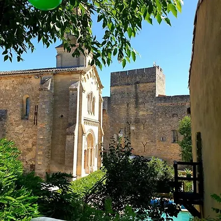 Uzes Cote Village - D'hotes *