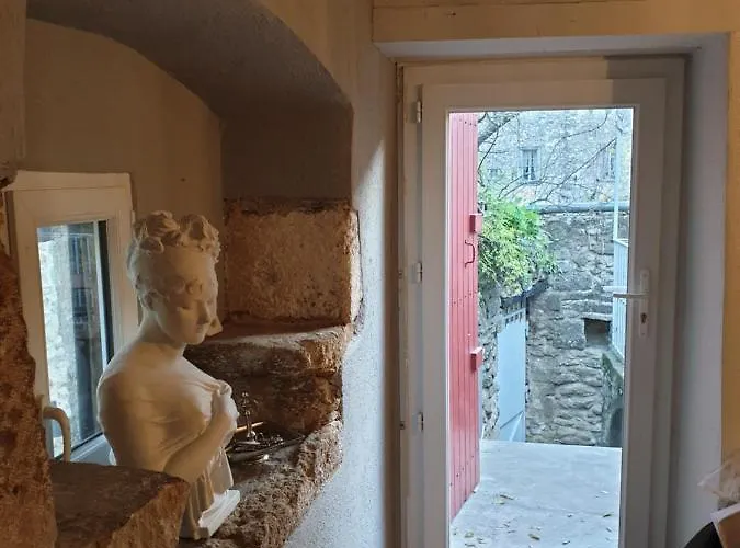Uzes Côté Village - D'hôtes Fontarèches
