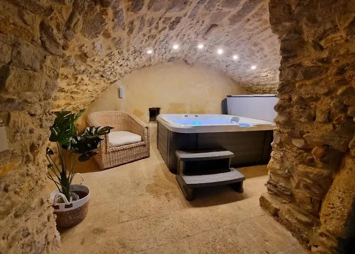 Uzes Côté Village - D'hôtes * Fontarèches