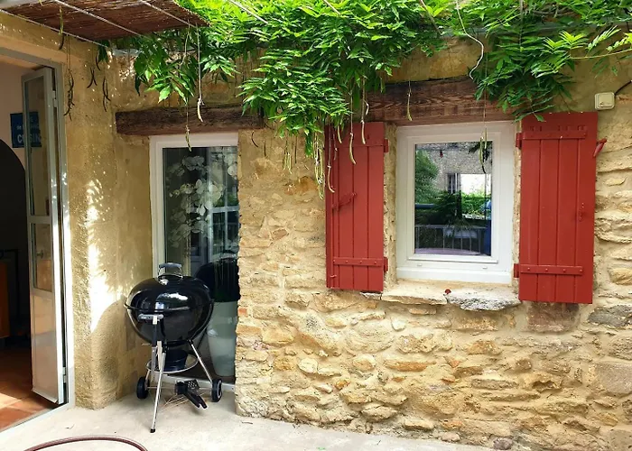 Uzes Côté Village - D'hôtes Bed & Breakfast
