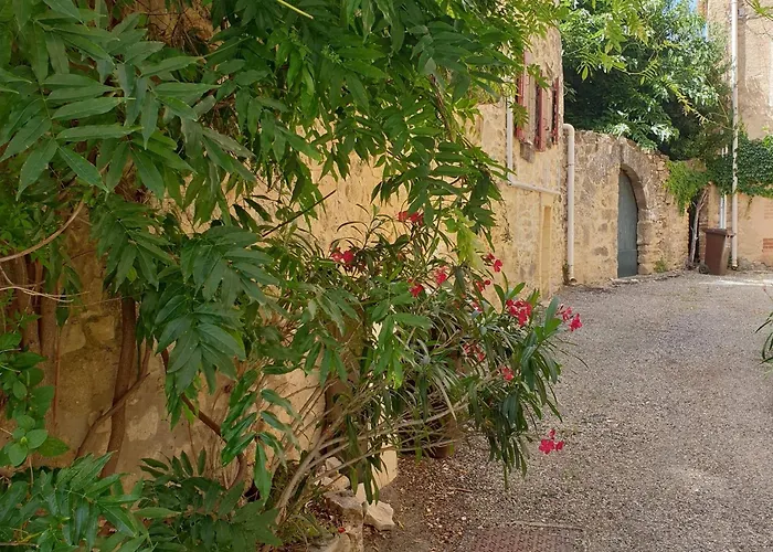 Uzes Côté Village - D'hôtes Bed & Breakfast *